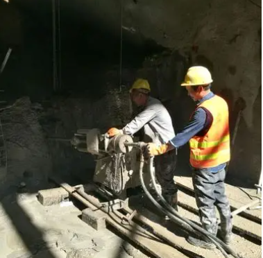 科尔沁左翼后水下抗分散灌浆料特点 水下不分散注浆料介绍